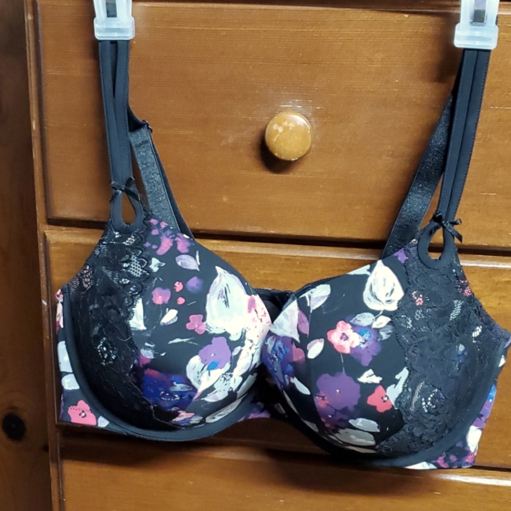 Sz 40D Torrid push-up plunge bra (underwire)